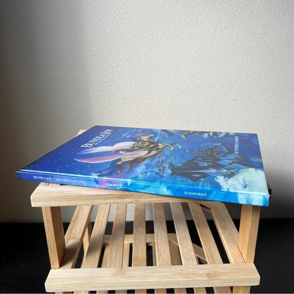 First Edition Hardcover “Bundla Joy: The Christmas Story” Stephen Cosgrove 1987 - Picture 4 of 13